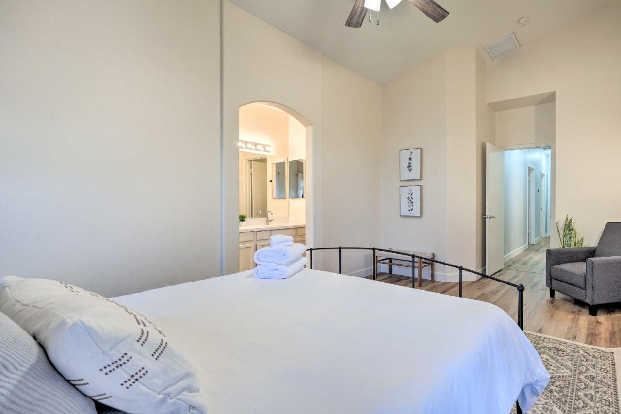 Sunlit Peoria Vacation Rental With Private Yard ภายนอก รูปภาพ