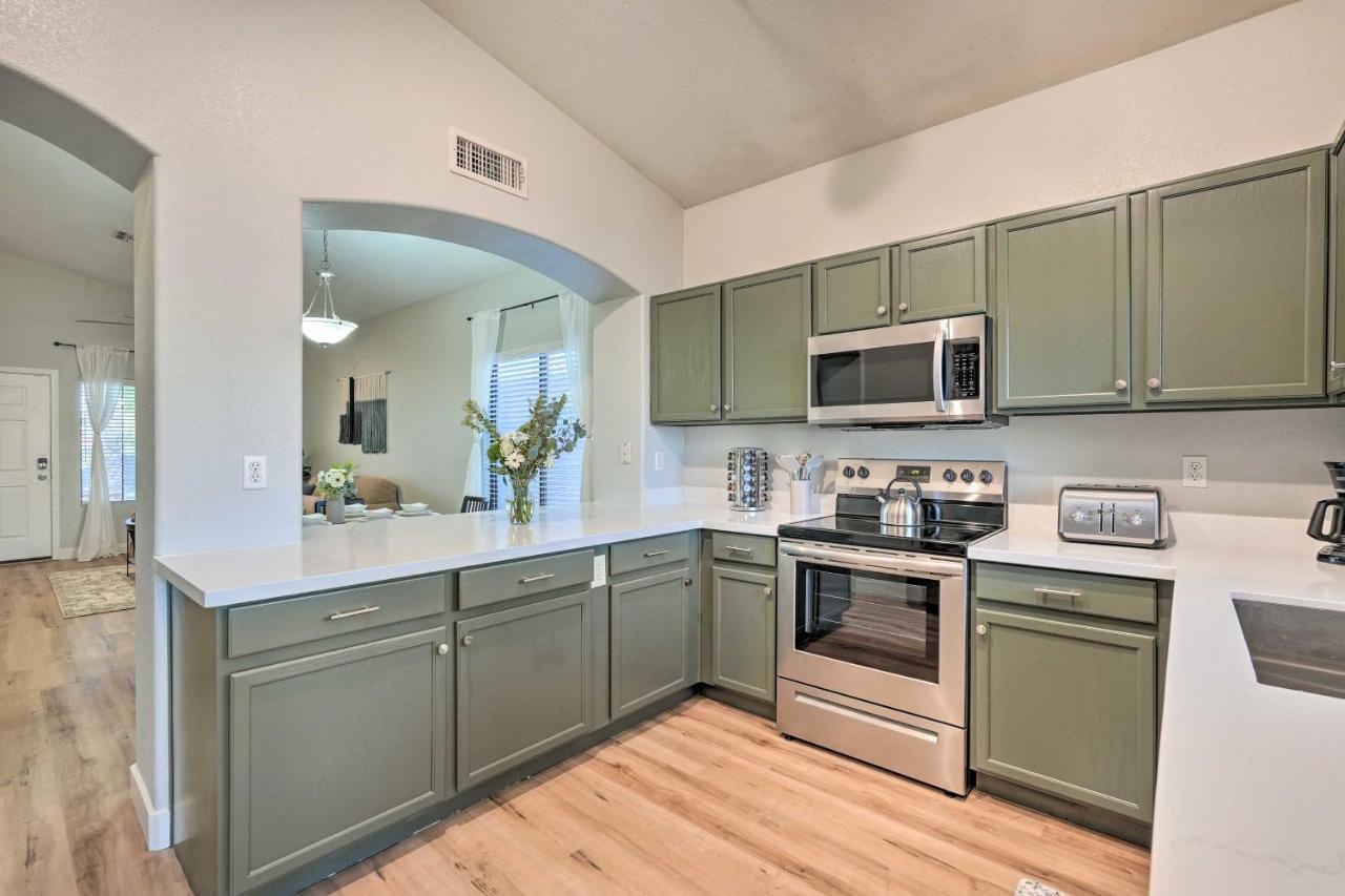 Sunlit Peoria Vacation Rental With Private Yard ภายนอก รูปภาพ