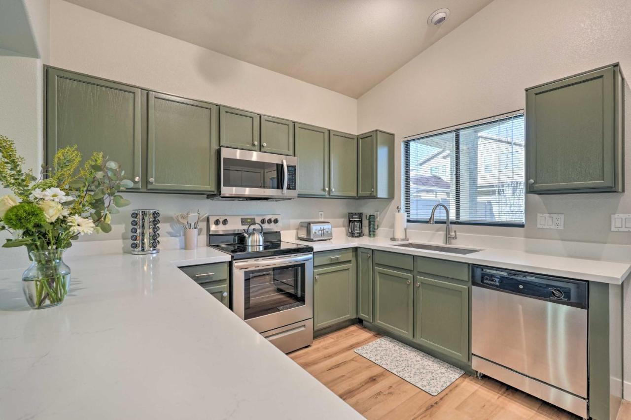Sunlit Peoria Vacation Rental With Private Yard ภายนอก รูปภาพ